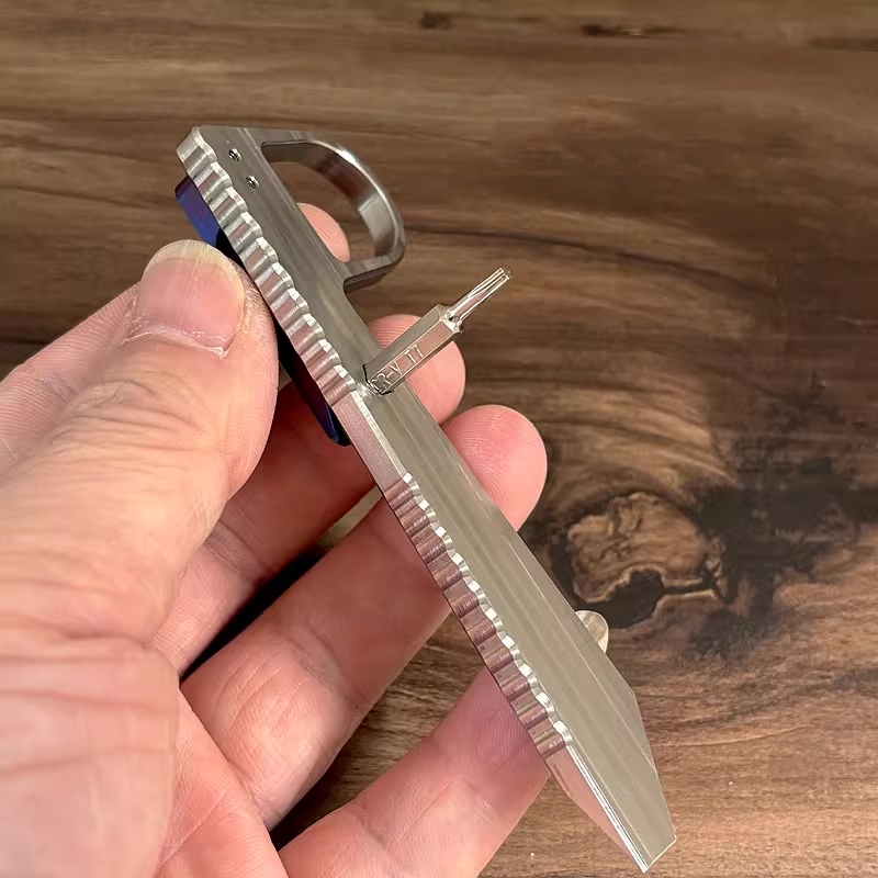 Alat Saku Pertahanan Multifung - Titanium Pry Bar ulasan dan harga